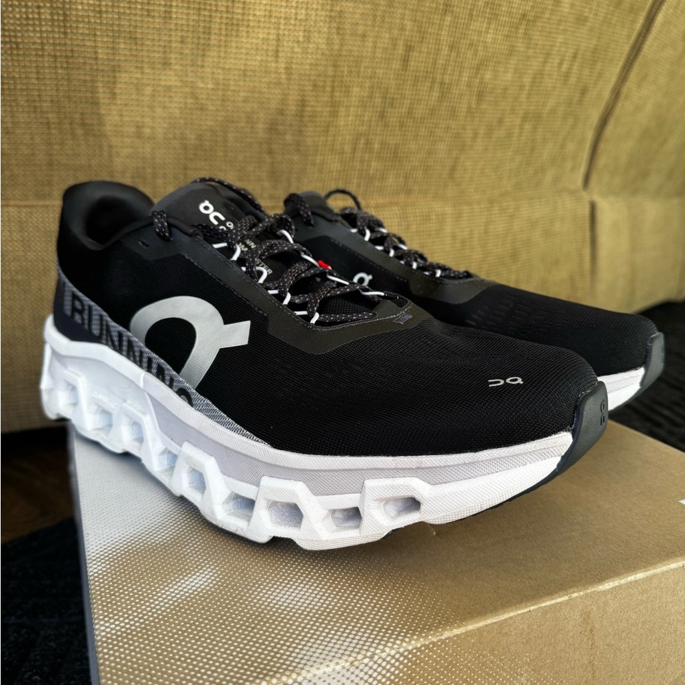 On Running Cloud Monster 2 Mens Size 14